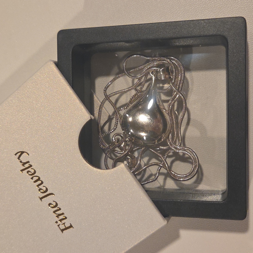 Elegant 925 Sterling Silver Teardrop Pendant Necklace - Picture 2 of 7